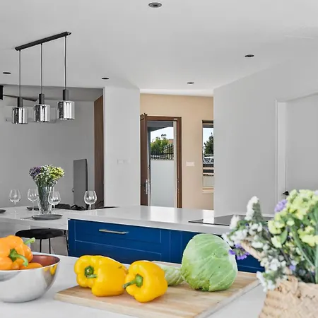 Panorama By Ezoria Villa