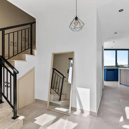 Panorama By Ezoria Villa